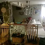 펜션 Spacious And Charming House In With Large Garden