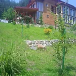 Spacious And Charming House In With Large Garden Vozuca