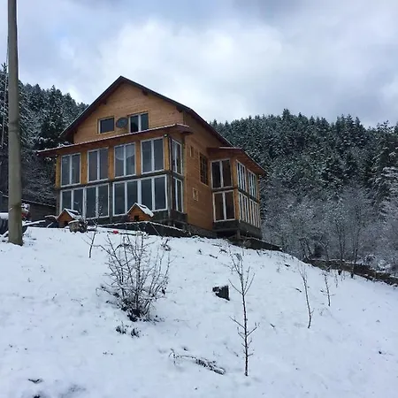 Holiday home Spacious And Charming House In With Large Garden Vozuca