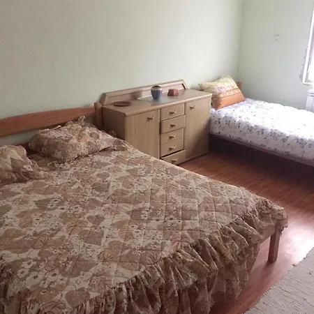 Дом отдыха Spacious And Charming House In With Large Garden Vozuca