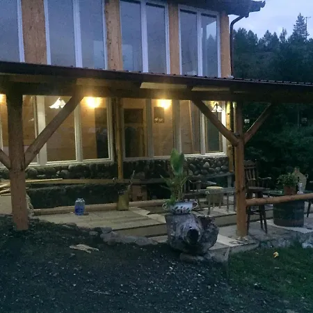 Spacious And Charming House In With Large Garden Vozuca