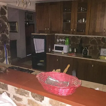 Spacious And Charming House In With Large Garden Holiday home *