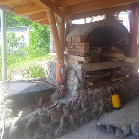 Spacious And Charming House In With Large Garden Vozuca