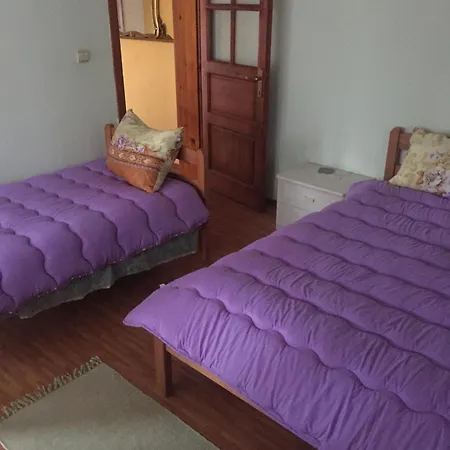 Σπίτι διακοπών Spacious And Charming House In With Large Garden *