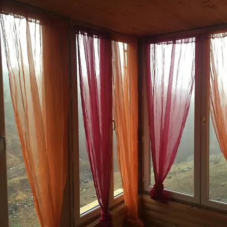 Spacious And Charming House In With Large Garden Vozuca