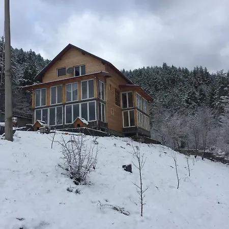 Hébergement de vacances Spacious And Charming House In With Large Garden Vozuca