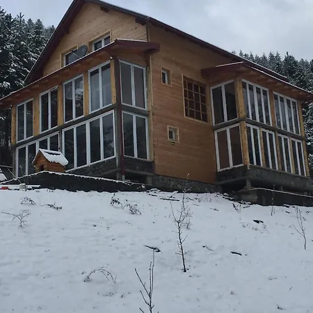 Hébergement de vacances Spacious And Charming House In With Large Garden
