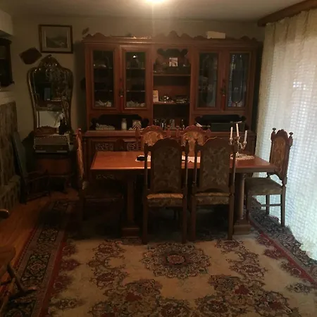 Spacious And Charming House In With Large Garden Vozuca